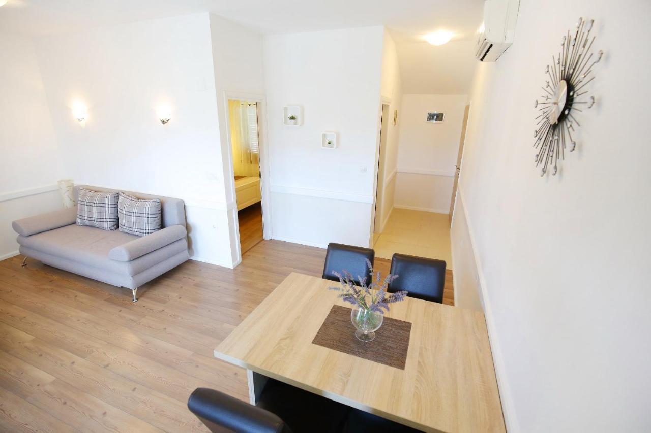 Apartmani Dane Sukošan Exterior foto