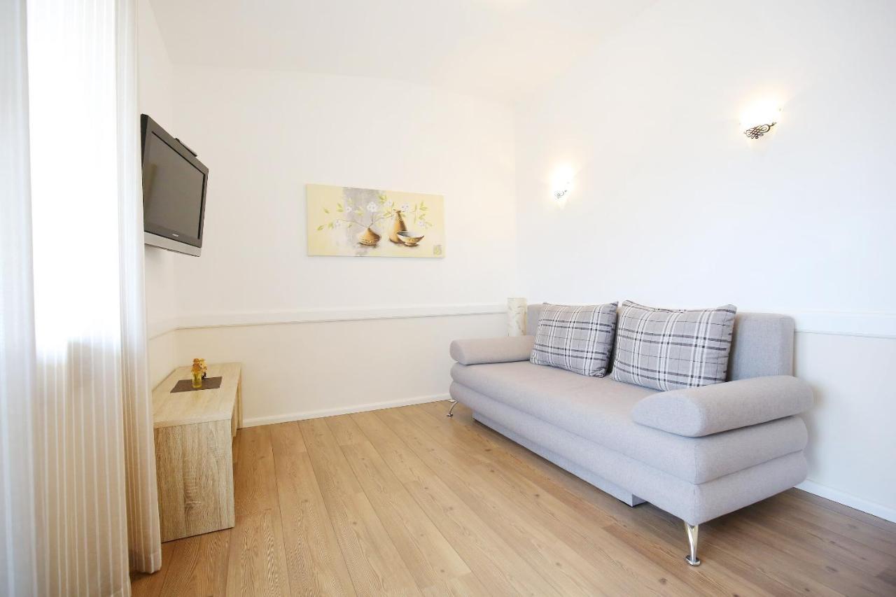 Apartmani Dane Sukošan Exterior foto